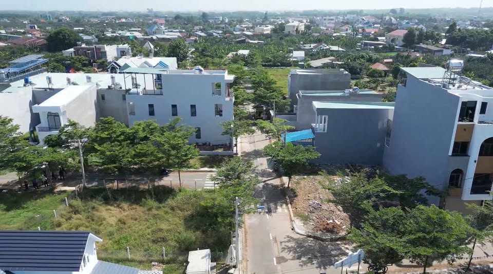ĐẤT MẶT TIỀN ĐƯỜNG NGUYỄN HỮU TRÍ SHR,NGAY CẦU BÌNH ĐIỀN BC ,GIÁ 1 TY980/95M. LH0919777966 - Ảnh 1